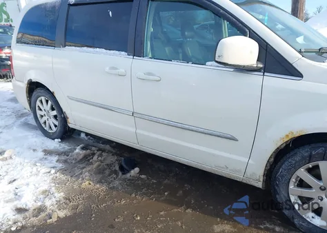 2013 Chrysler Town & Country Touring from USA, damaged, VIN 2C4RC1BGXDR744652